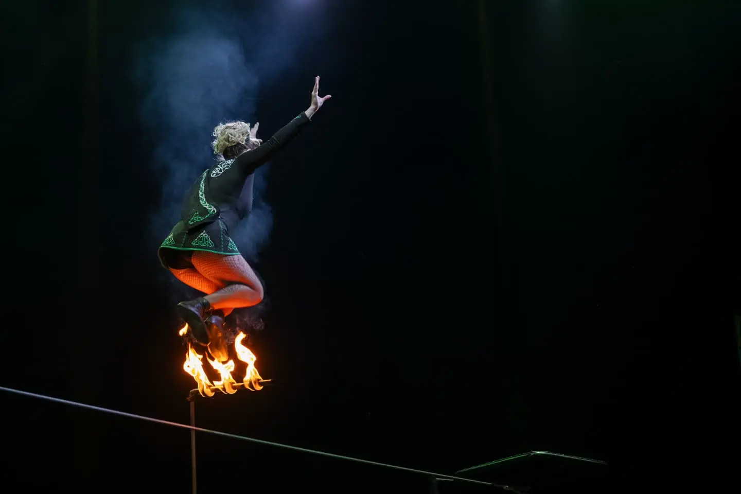MARINA BARCEL​Ó  Artista  de Circo, Acróbata y Bailarina en el alambre