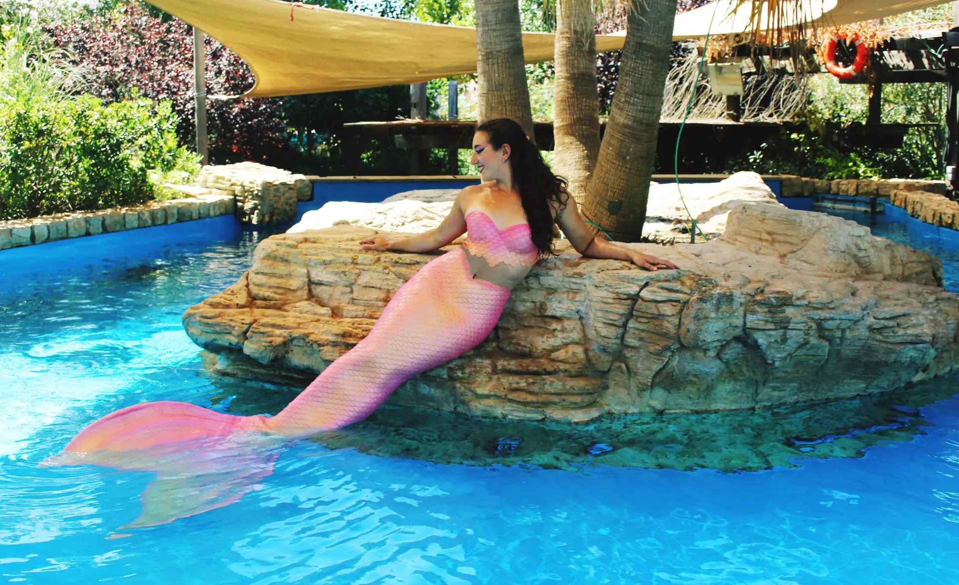 MARINA BARCEL​Ó  Artista  de Circo, Acróbata y Bailarina de sirena
